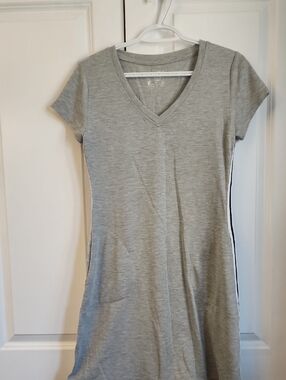 Marc New York Heather Gray V-Neck Short Sleeve Tunic